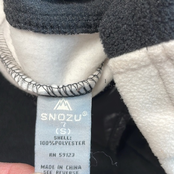 Snozu Boys Black and White Pullover 1/4 Zip Microfleece Jacket, size 7 - Picture 4 of 5